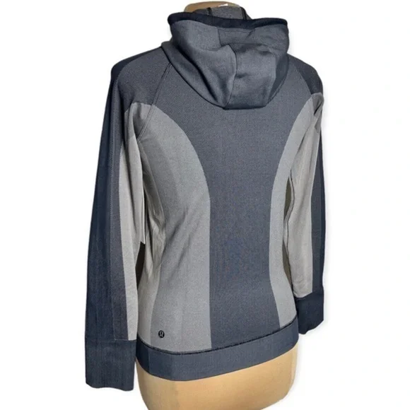 Lululemon Ebb to Train Jacket *Abstract
Black / Dark Chrome
New with Tags - Picture 5 of 17